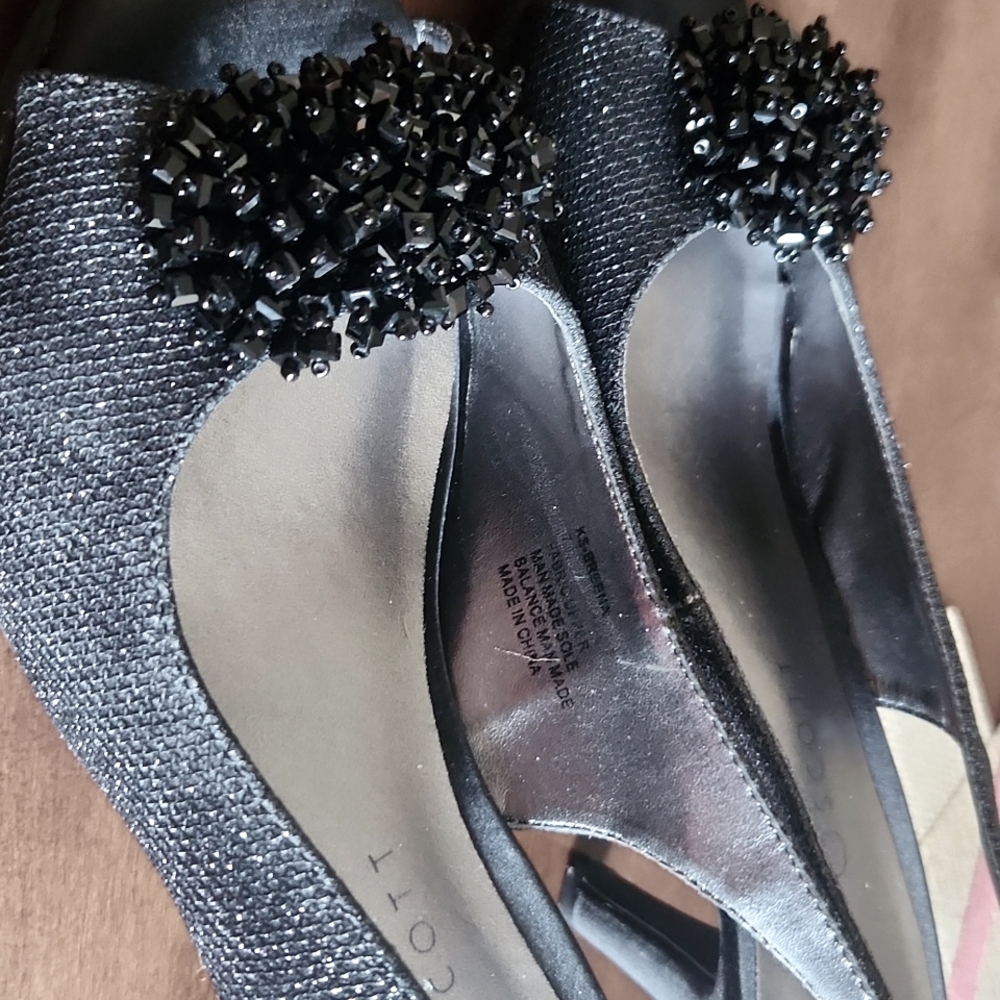 Women Shoes, perfect for bridal party, or any elegant event,  was used one's.